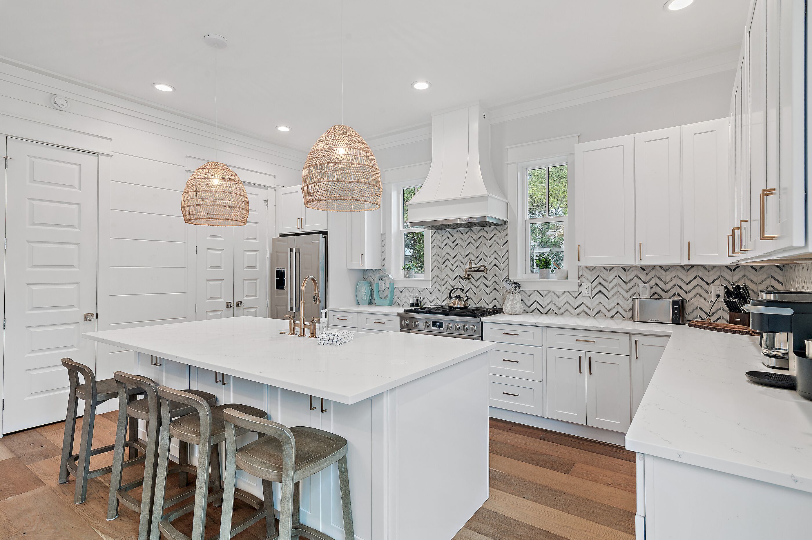 Refrigerador, microondas, horno y lavavajillas 