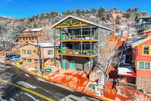 Exterior - Redstone Terrace! Scenic Mountain View by Downtown (Manitou Springs)
