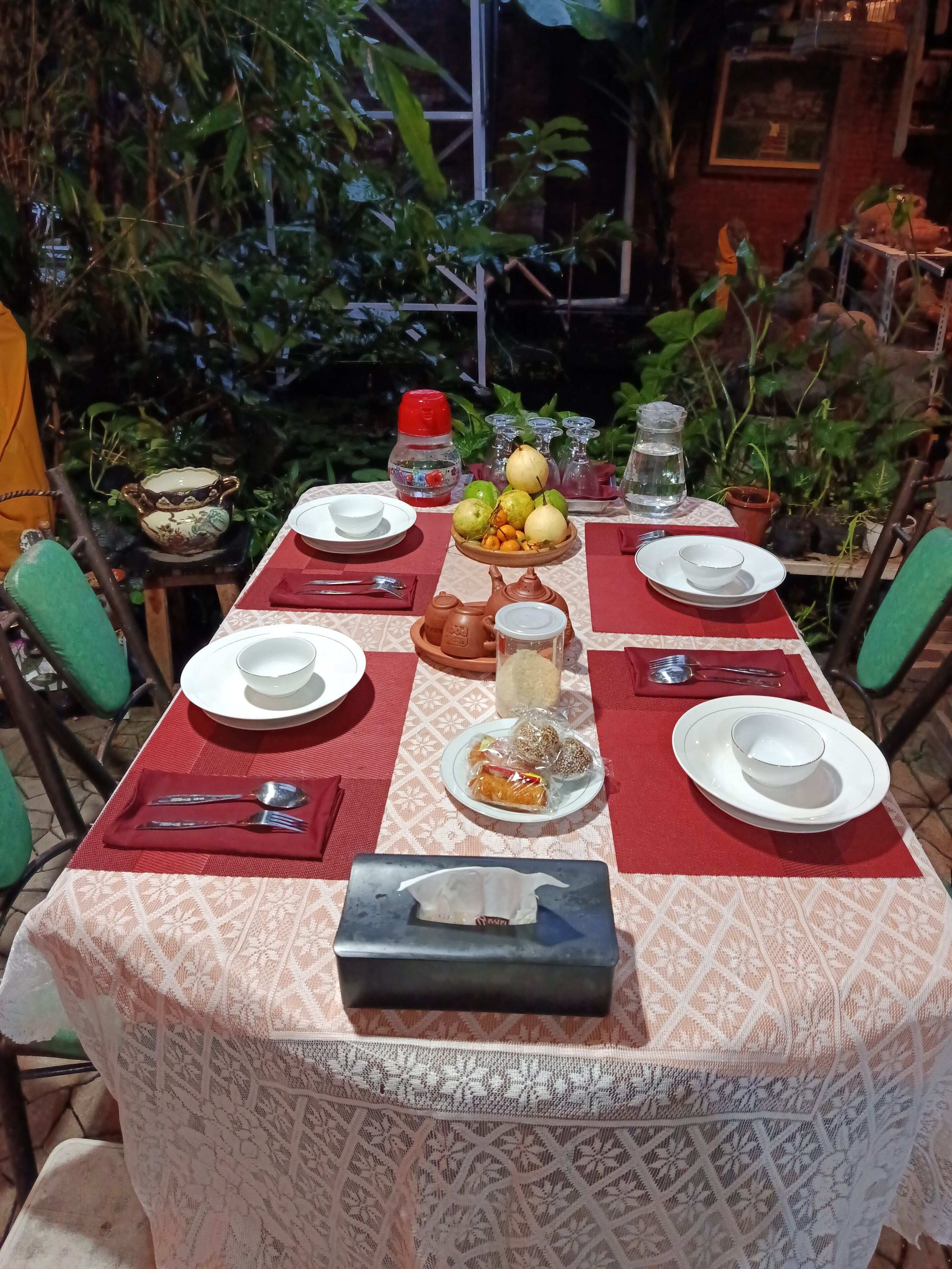 Free daily continental breakfast