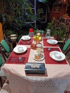 Free daily continental breakfast - GRHA PAWITRA TROWULAN (Bejijong)