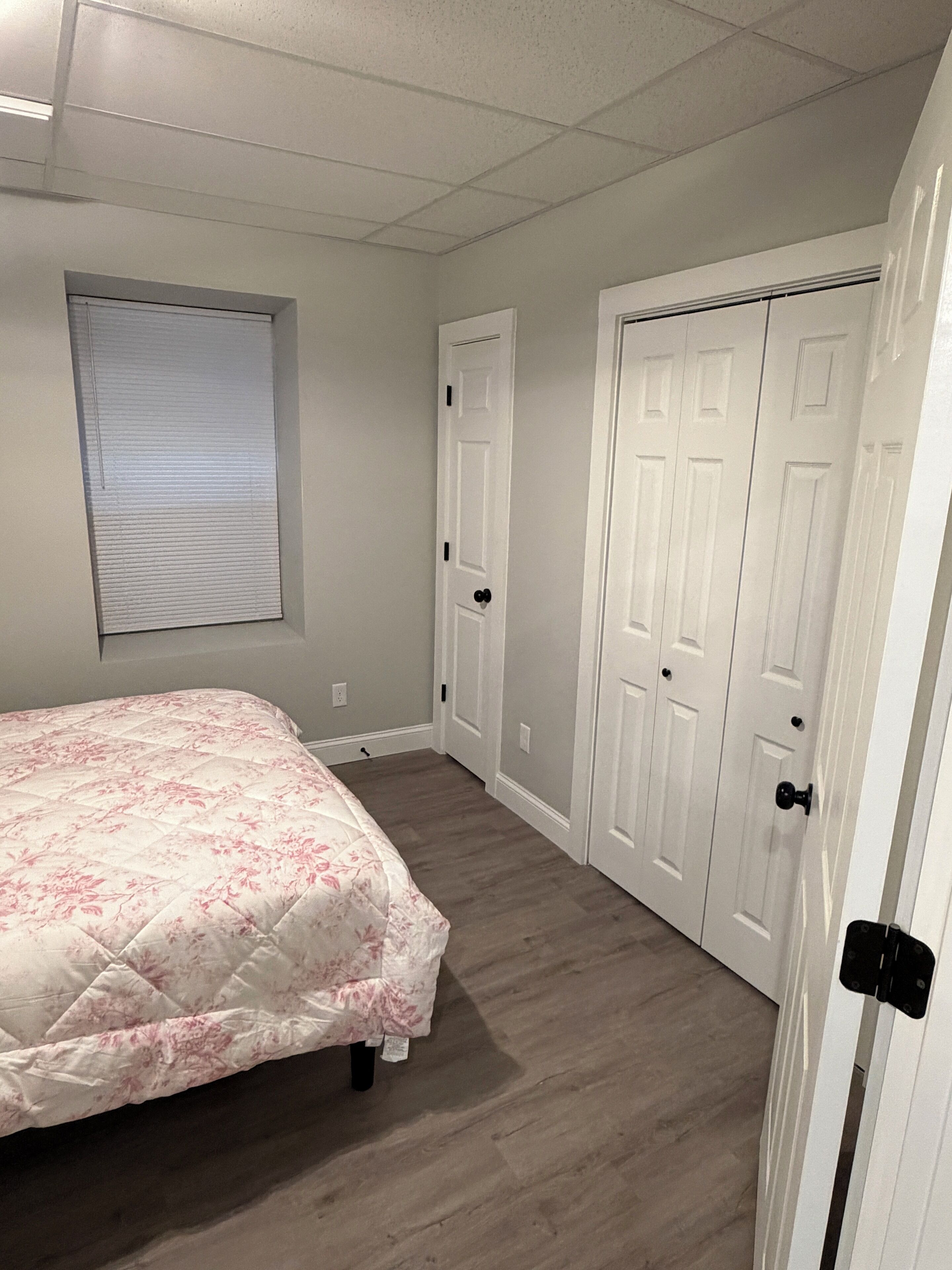 Fer et planche à repasser, accès Internet, draps fournis