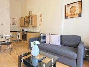 TV - Paddington Studios by PrimeCityHosts SA (Greater London)