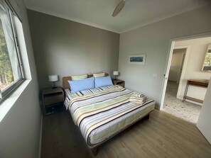 Bed sheets - 20 Karbeethong Avenue (Mallacoota)