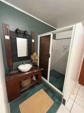 Bathroom - Vahine Ori Lodge (Tumaraa)