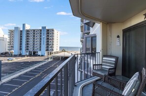 Property grounds - 9400 Building #401 (Ocean City)