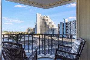 Property grounds - 9400 Building #401 (Ocean City)