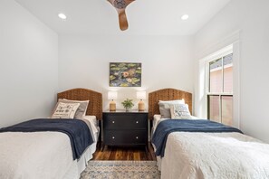 8 soverom, reiseseng for barn, wi-fi og sengetøy