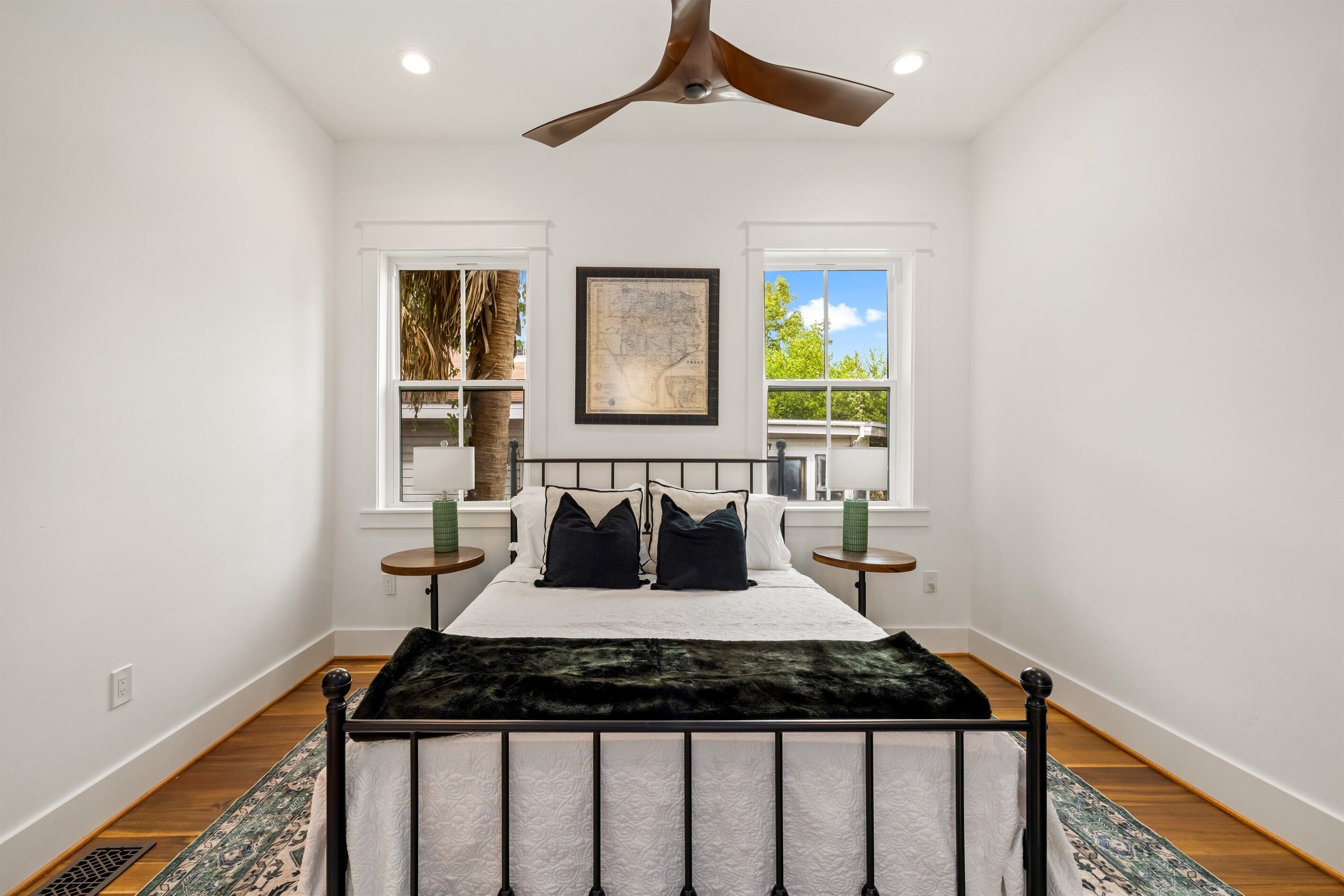 8 slaapkamers, reisbedje, wifi, beddengoed