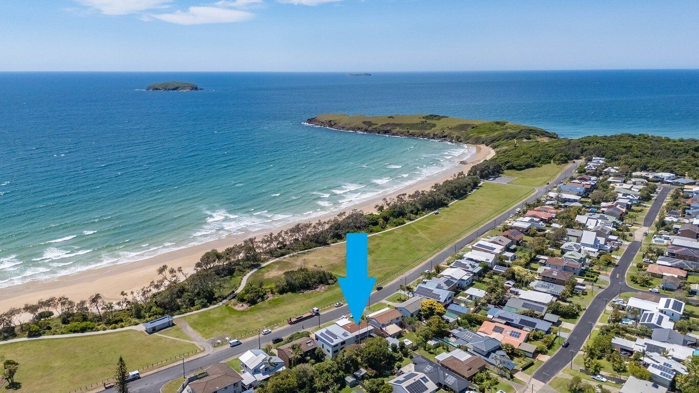 Nær stranden og strandhåndklær