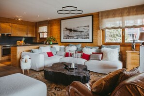 Smart-TV, Kamin, Tischtennisplatte