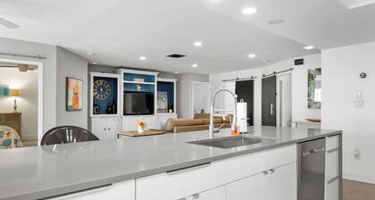 Pink Pineapple ~ Walk to Downtown ~ Chic Heated Pool Home