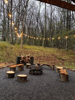 Property grounds - Secluded Woodland Lodge [Sleeps 10] Walking Trails + Fire Pit (Everett)