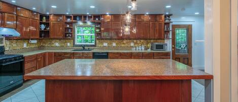 Four, plaque de cuisson, lave-vaisselle