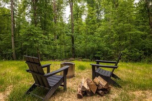 Property grounds - Romantic Mirrored Cabin w/ Hot Tub & Sauna on 17 Private Acres (New Plymouth)