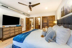 Iron/ironing board, free WiFi, bed sheets - New! Heart of Downtown | 3BR, 2BA | Private Hot Tub & Fire Pit (Whitefish)