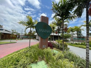 Vista frontal de la propiedad