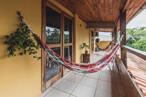 Quadruple Room, Balcony | Free WiFi - Pousada La Cabana (Itacaré)