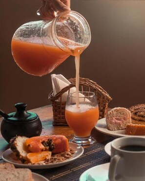 Free daily buffet breakfast - Pousada La Cabana (Itacaré)