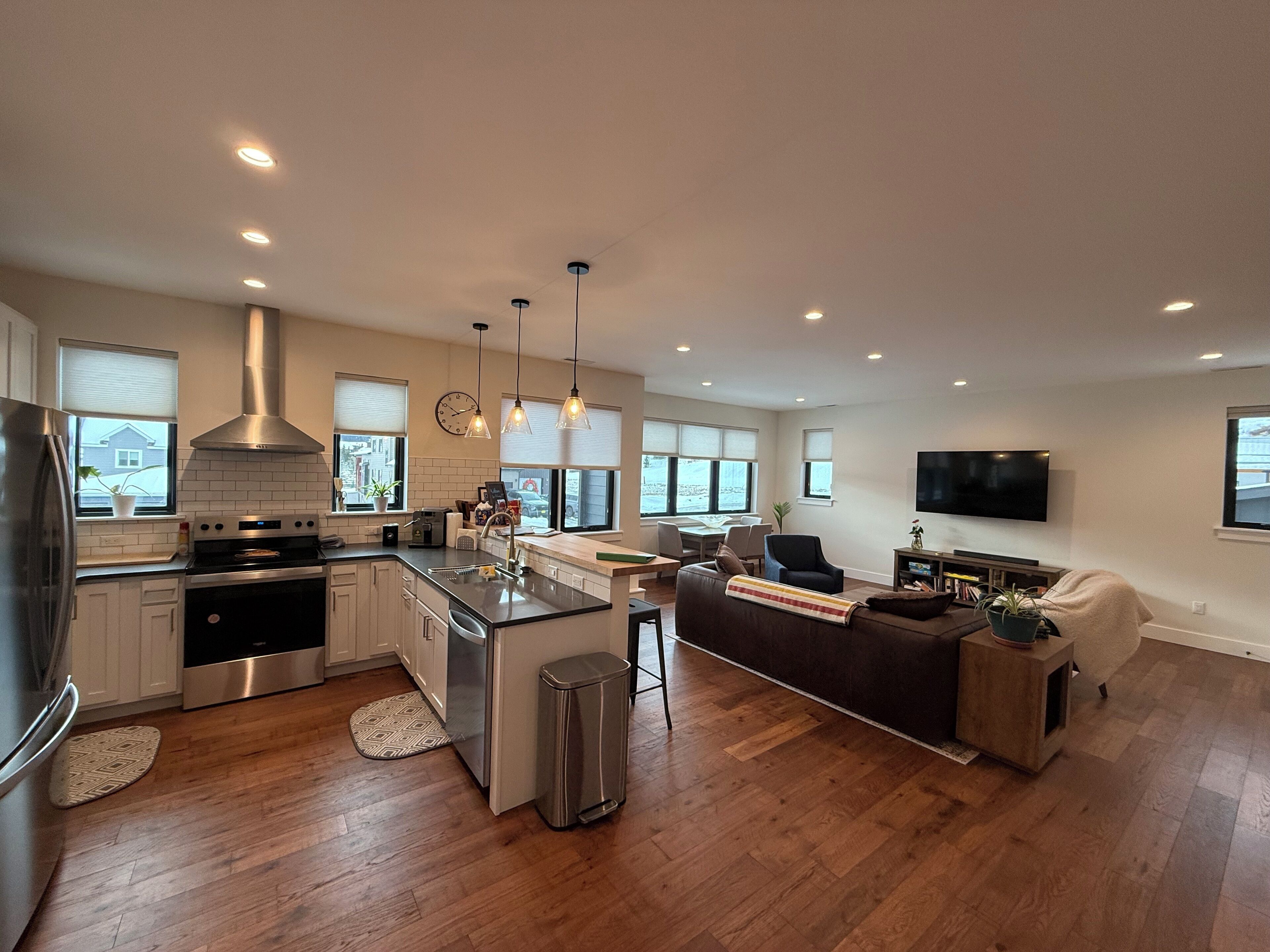 冰箱、微波炉、烤箱、炉灶