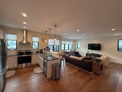 Charming 2 Bedroom Condo in Big Sky Meadow with Private Garage. Pet-Friendly!