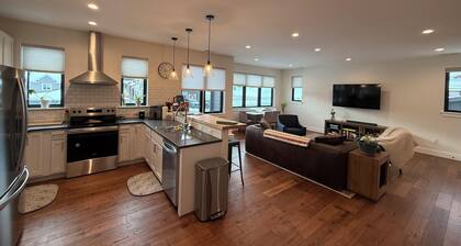 Charming 2 Bedroom Condo in Big Sky Meadow with Private Garage. Pet-Friendly!