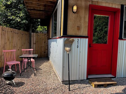 Mökki Birdnest - A Quaint Studio in the Heart of Downtown Grand Marais