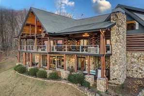 Exterior - Luxury Lodge: Heated Pool, Spa, Mountain Views, Sleeps 16 (blue ridge)