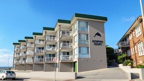 Exterior - Oceanfront and beach views (The Entrance)