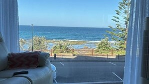 Interior - Oceanfront and beach views (The Entrance)