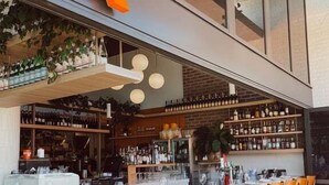 Bar (on property) - Azzure Beachside Bokarina Escape (Sunshine Coast)