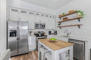 Private kitchen - New! Coastal House, Steps to Beach, Pool, Great Location! (Gulf Shores)