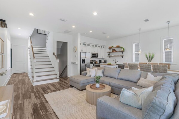 Smart TV - New! Coastal House, Steps to Beach, Pool, Great Location! (Gulf Shores)