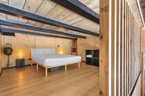 1 bedroom, desk, WiFi, bed sheets - Studio Retreat with Bush Views | Birkenhead (Auckland City)