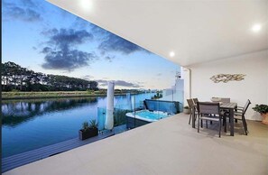 تناول الطعام بالخارج