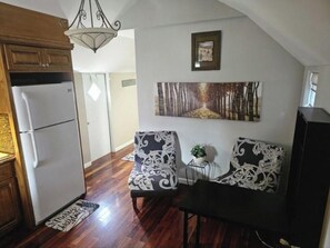 Interior - Soothing 1-bedroom apartment with AC in charming Goose Creek (Goose Creek)