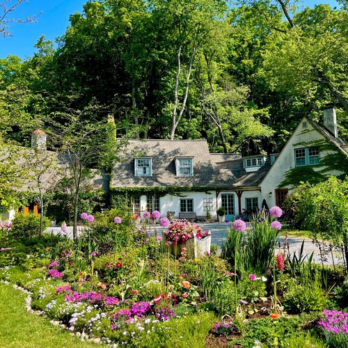 Glen Hollow Guest House: Hot Tub/Sauna+Waterfall!