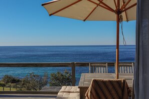 Outdoor dining - Waterview Wombarra (Wombarra)