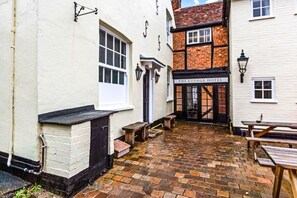 Apartment | 1 bedroom - The George Inn Hotel Rooms - Room 2 (Great Missenden)