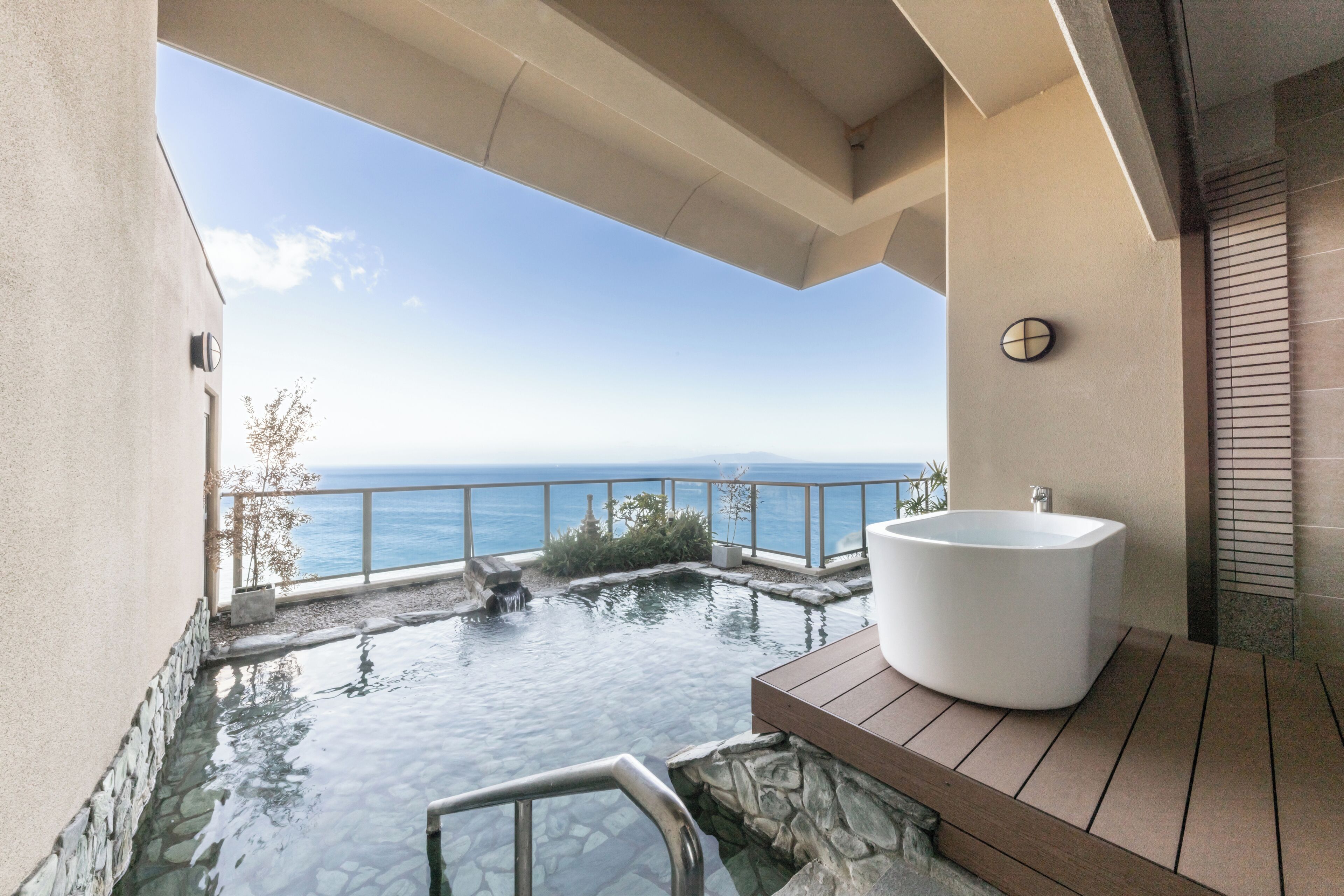 Deluxe Suite, Sauna, Ocean View | Bathroom amenities | Separate tub and shower, spring water tub, free toiletries, hair dryer