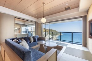 Superior Room, Private Bathroom, Ocean View | Living area | 30-inch LCD TV with satellite channels - IZU RETREAT by Onko Chishin (Higashiizu)