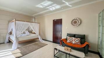 Deluxe Double Room | Desk, laptop workspace, free WiFi