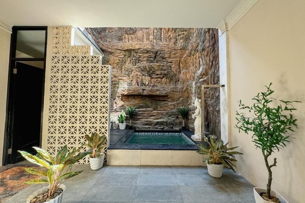 Merdeka Kuta Guesthouse