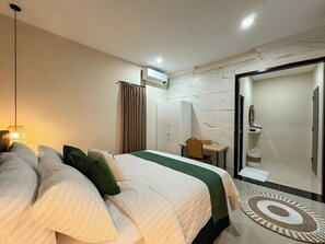 Standard Double Room | Desk, laptop workspace, free WiFi - Merdeka Kuta Guesthouse (Badung)