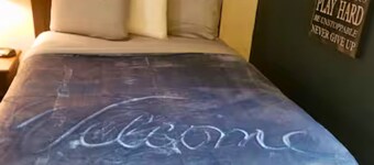 OSU 117 Queen Bed Hotel