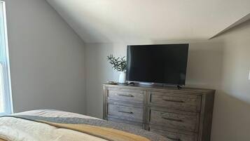 Silitysrauta/-lauta, Wi-Fi, vuodevaatteet