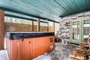 Bain à remous intérieur