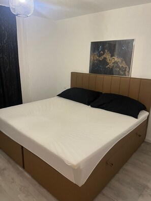 Bügeleisen/Bügelbrett, Bettwäsche