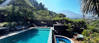 Private Room With Jacuzzi, Pool, and Sauna.