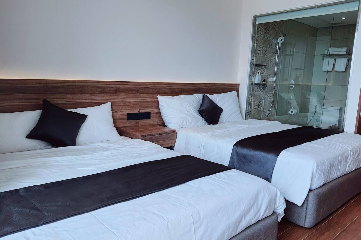 Blackout curtains, soundproofing, free WiFi