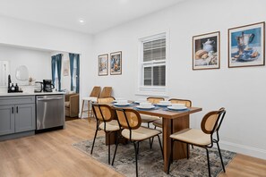 Dining - Top Home in Somerville, Walk to T, Free Parking, King Beds, Games (Somerville)